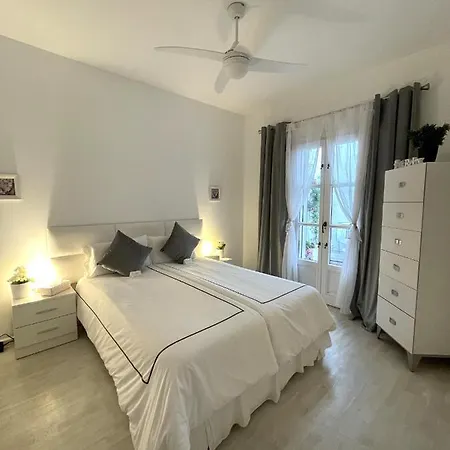 Apartament Away From