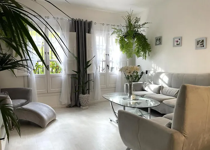 Away From Lejlighed Marbella